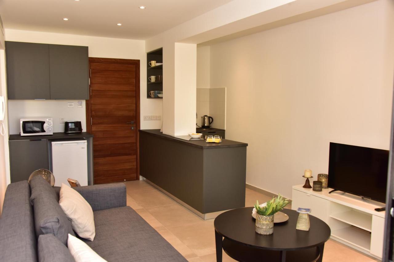 Georgia Court City & Seaview ลาร์นาคา ภายนอก รูปภาพ